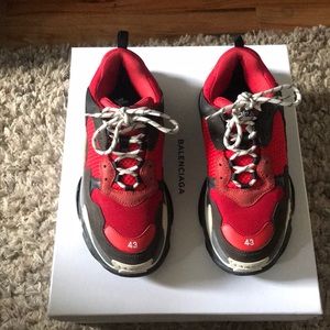 Balenciaga Triple S ROUGE/NOIR 43/10